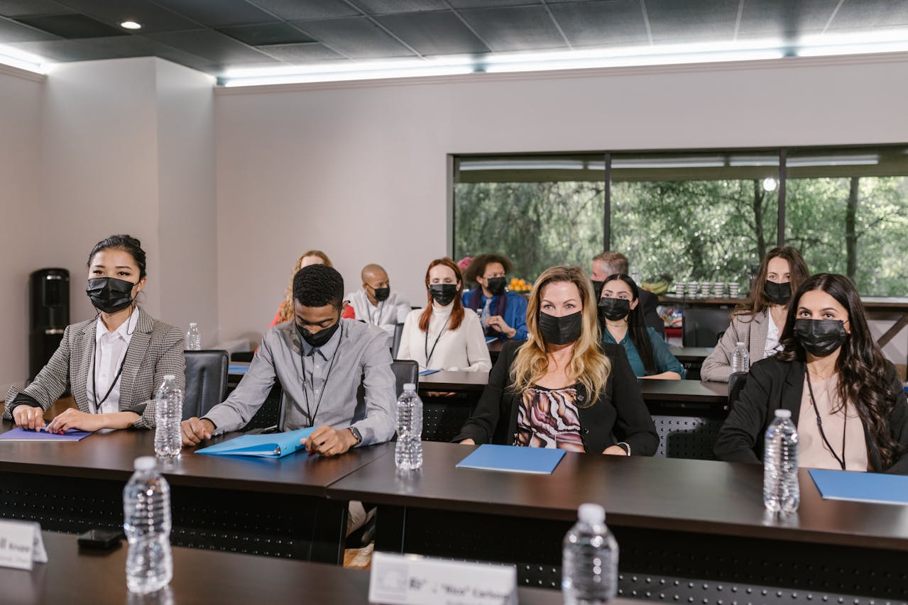 People Having a Meeting in the Office